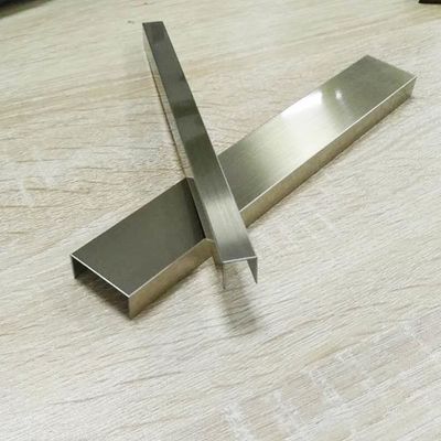 ราคาดี เกรด 304 316L 201 โกลด์ซิลเวอร์โรสโกลด์สี U รูปร่างแถบตัดสแตนเลสสำหรับพาร์ติชันกระเบื้อง ออนไลน์