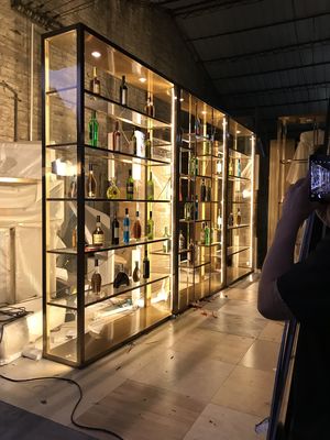 ราคาดี โต๊ะบาร์ ตู้เก็บไวน์ ตู้ฉากกั้นห้องเท้าสูง ออนไลน์