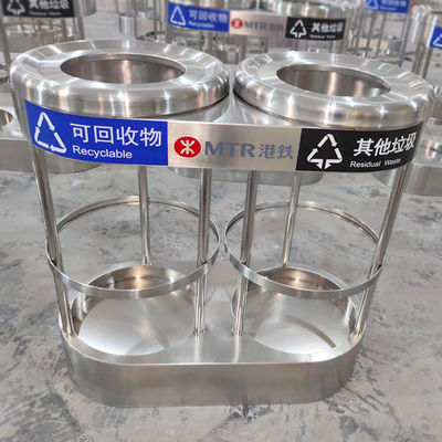 ราคาดี ปรับแต่งสีเงินโลหะสูบเหล็กไร้ขัดลอก ถังขยะรีไซเคิลสําหรับโรงแรมเมโทร ออนไลน์