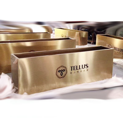 ราคาดี กระถางสแตนเลสสตีลกลางแจ้ง 304 สีทองเงิน Foshan MXL สำหรับโครงการถนนในเมือง ออนไลน์