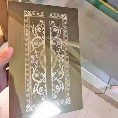 ตัวอย่างขนาดเล็กของฐานกระจกแผ่นสแตนเลสสีสลัก