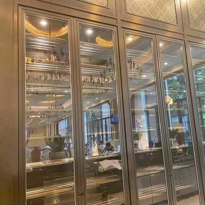 ราคาดี กันสนิม SUS201 ตู้ไวน์สแตนเลสพร้อมประตูกระจกเคลือบ PVD ออนไลน์