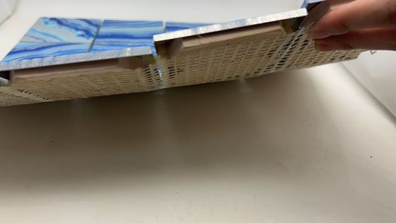 ราคาดี แผ่นกระจกโมไซค์อลูมิเนียม 8k กระจกกระจก 300mm x 300mm พีวีดีเคลือบ ออนไลน์