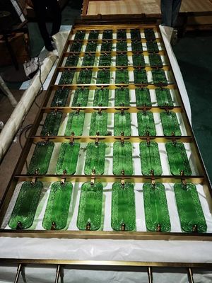 ราคาดี ขนาดที่กําหนดเอง ช่องแยกสกรีนสแตนเลสที่มีกระจกโมรู สําหรับตกแต่งภายในสีทอง ออนไลน์