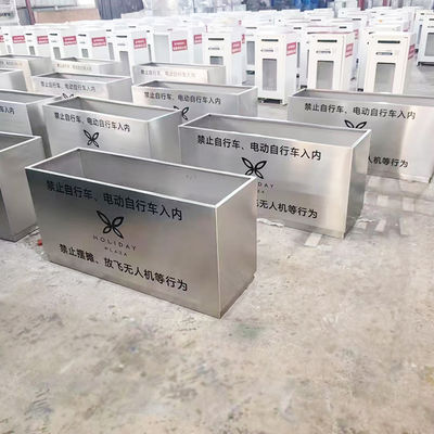 ราคาดี กระถางต้นไม้สแตนเลสสตีล 316L อะลูมิเนียมสีเขียวกลางแจ้งสำหรับโครงการถนนในเมือง ออนไลน์